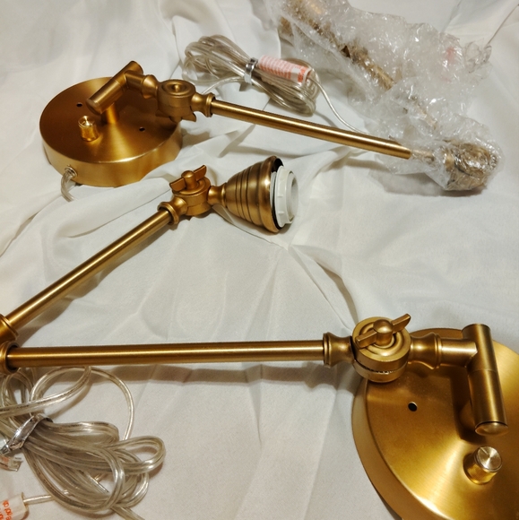 Gold Wall Sconce Light Fixture - Picture 1 of 7